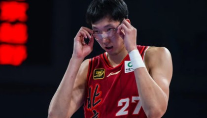 开云官网-争议！周琦连拍视频为杜兰特霍姆格伦NBA全明星拉票 舆论却群嘲