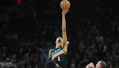 开云官方网站-大球：只要文班不受伤我觉得他能成为GOAT 我是认真的